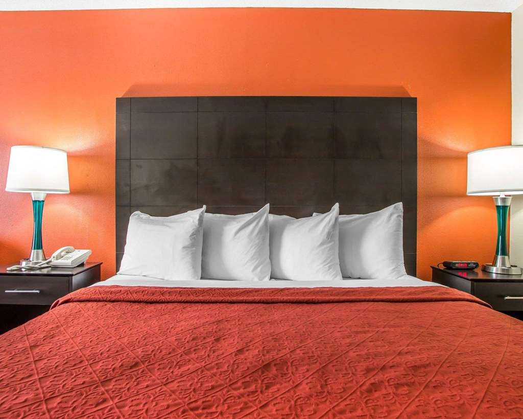Quality Inn Morton at I 74 - photo 9