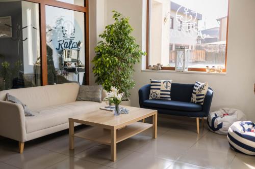 Relax Place Restaurant — hotel in Radzymin