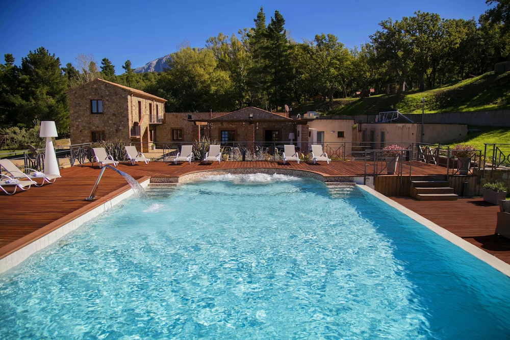 Casena Mongerrati - carbon neutral hotel in Collesano