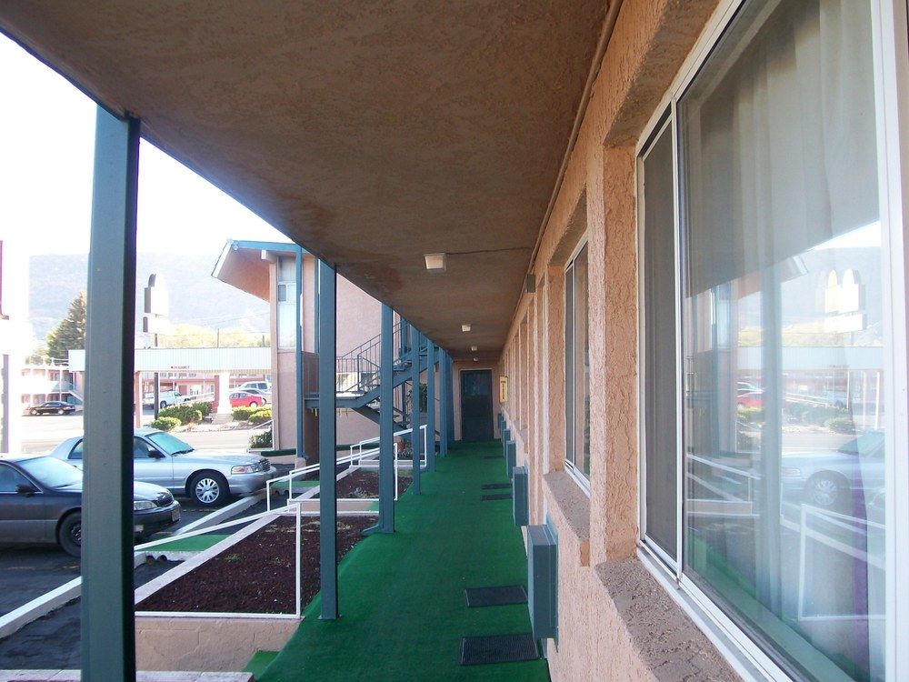 Valu Inn Cedar City - photo 12