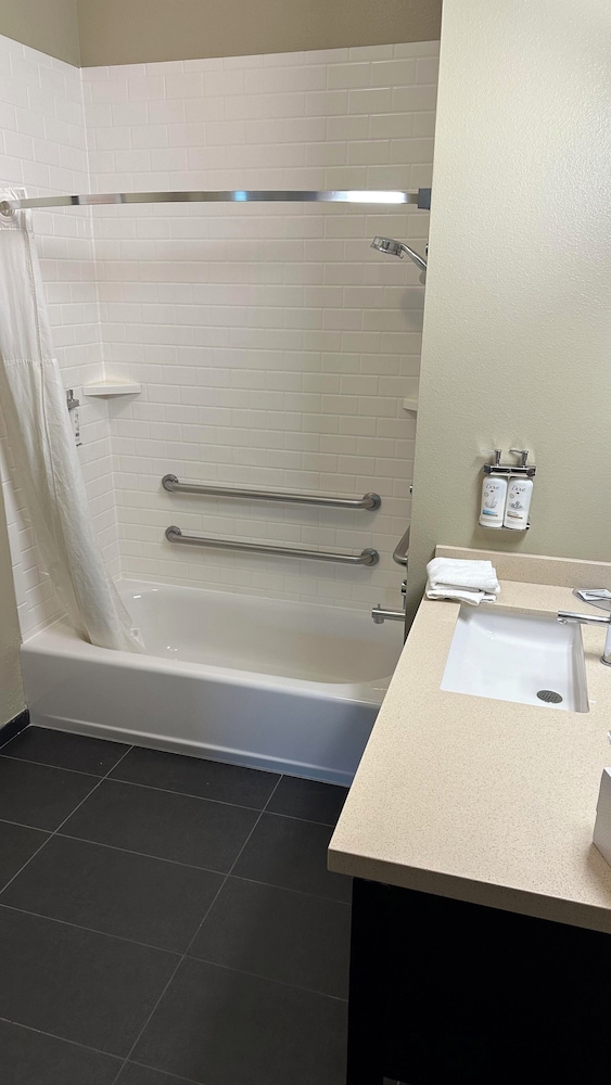 Staybridge Suites Madison Fitchburg - photo 48