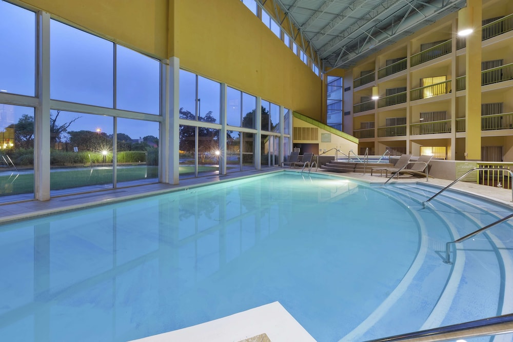 DoubleTree by Hilton Holland - photo 35