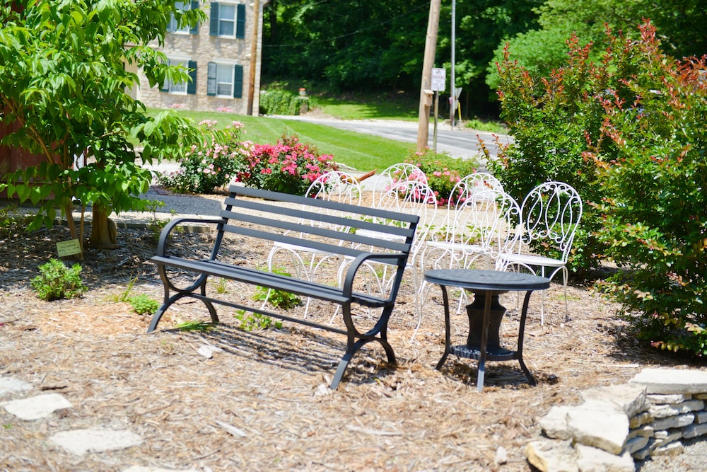 The Green Tree Inn - photo 45