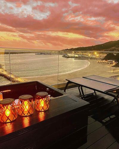 Feel So Good Apartment with Sea View Hot Tub — 4-Star Luxury Hotel in Sesimbra, Portugal