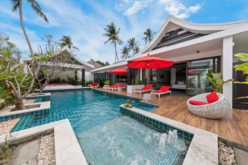 Villa Mango with staff — 5-Star Luxury Hotel in Koh Samui, Thailand