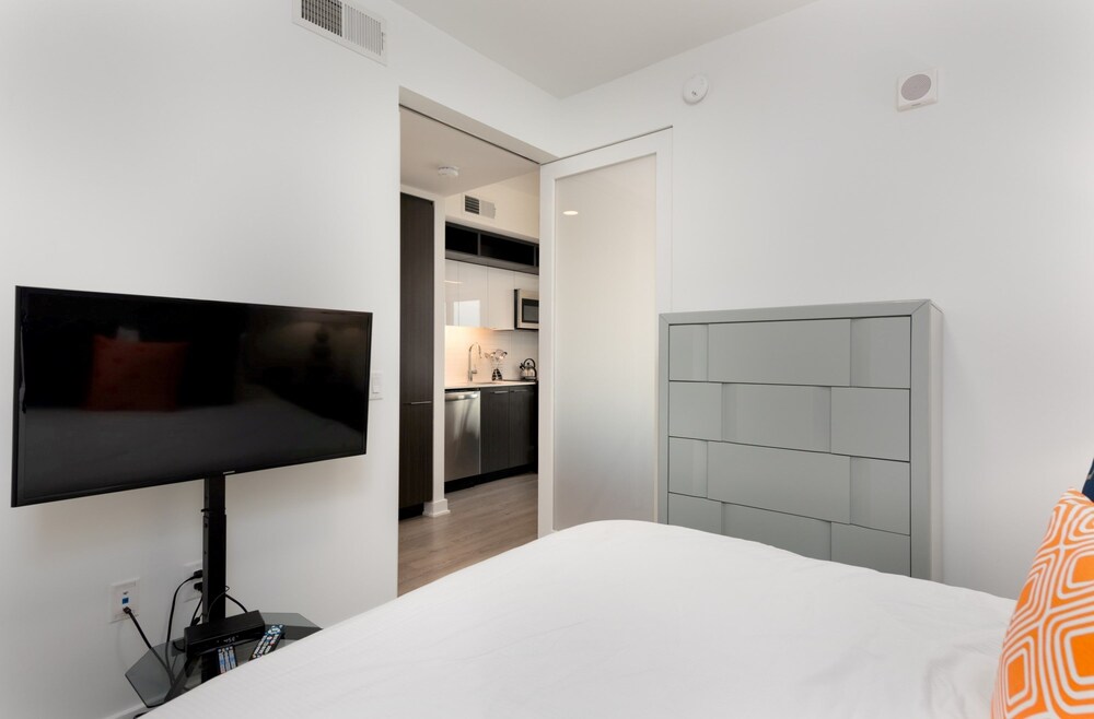 Global Luxury Suites at Reston Town Center - photo 50