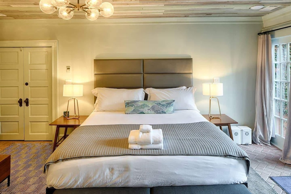 The Present Hotel - photo 3