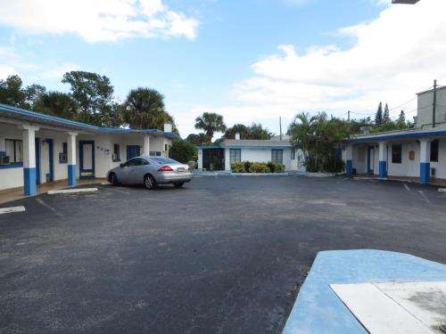 Southwind Motel - photo 2