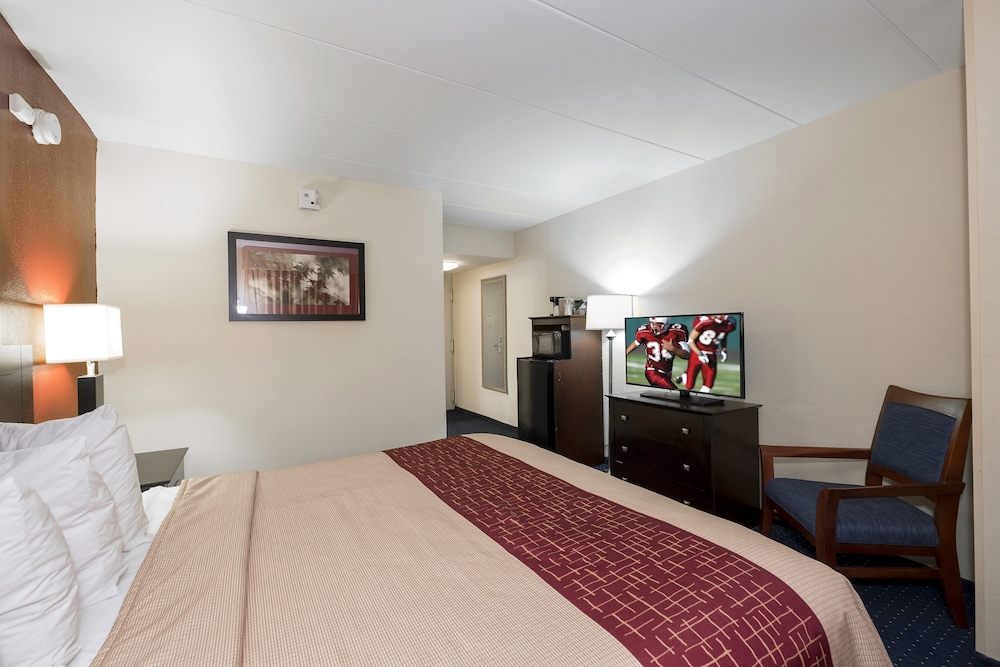 Red Roof Inn Annapolis - photo 11