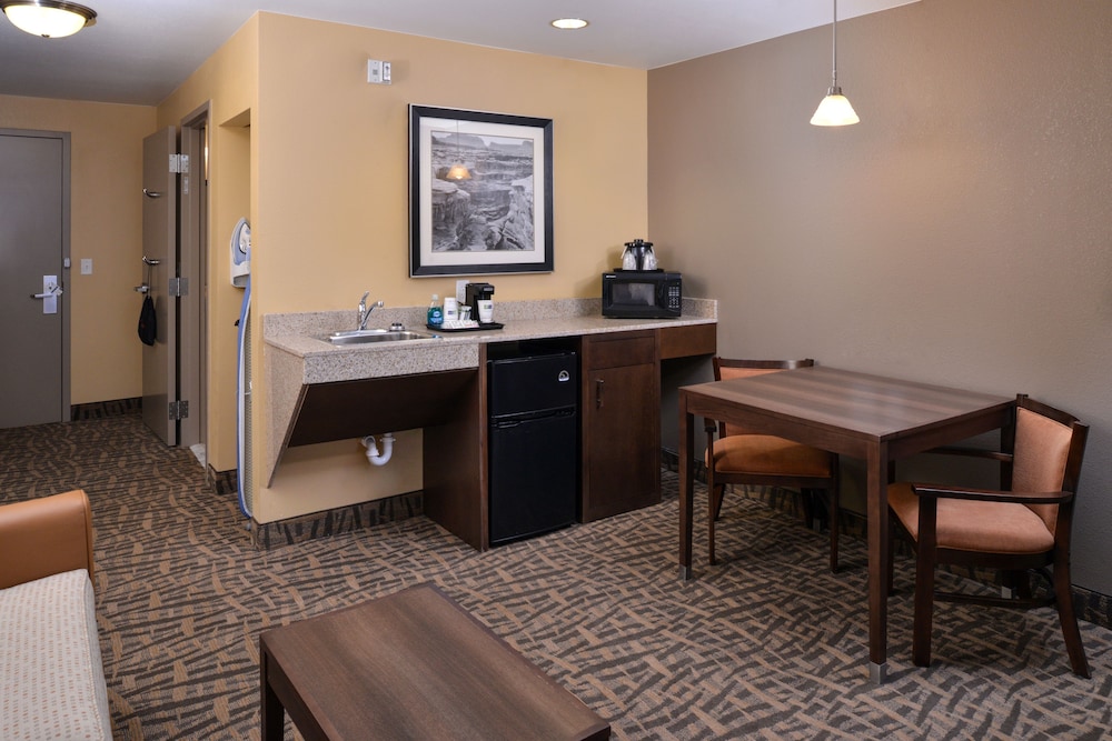 Holiday Inn Express Suites Page Lake Powell Area - photo 17