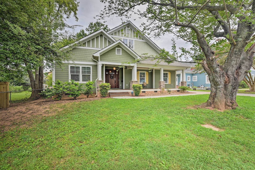 2 Mi to Dtwn Home in NoDa District Near UNC — 4-Star Luxury Hotel in Charlotte, United States
