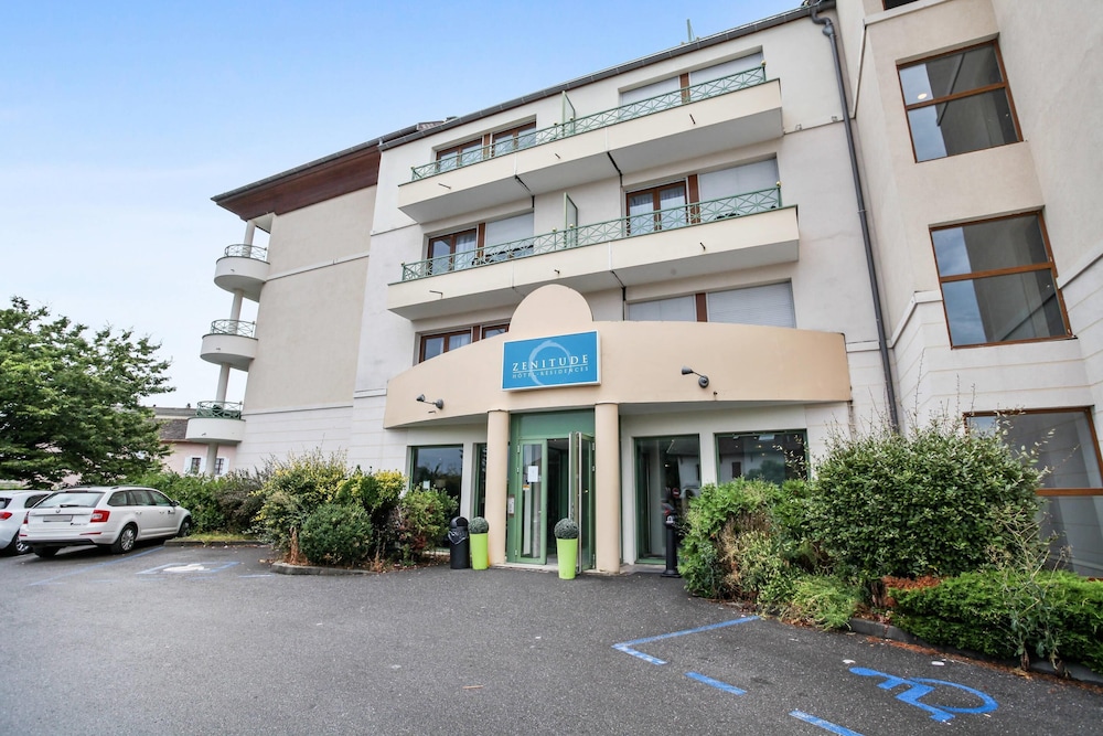 Zenitude Hôtel Résidences Divonne Confort — hotel in Divonne-Les-Bains