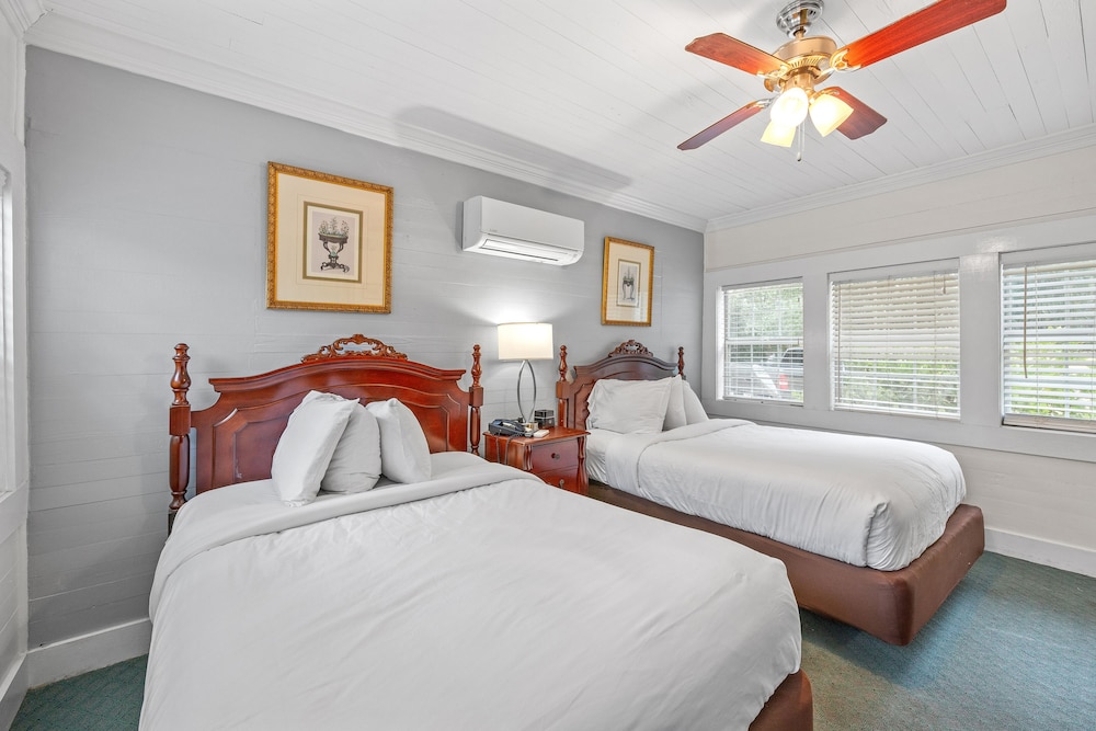 Coombs Inn and Suites - photo 10
