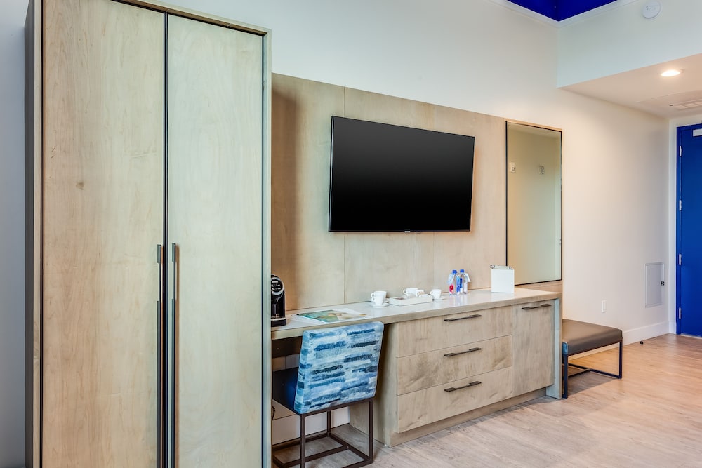 SERENA Hotel Aventura Miami Tapestry Collection by Hilton - photo 11