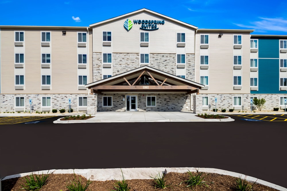 WoodSpring Suites Chicago Addison - photo 25
