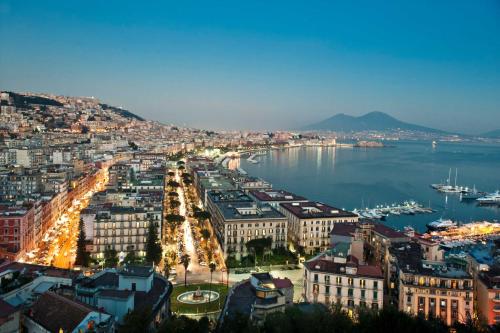 La Dolce Sosta A Casa Di Linda — 4-Star Luxury Hotel in Naples, Italy