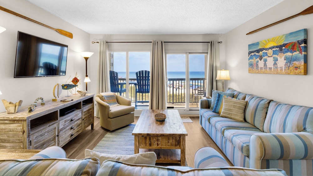 Beachfront Charm Meets Lake Life Free Tickets: Dolphin Cruise & More — 4-Star Luxury Hotel in Panama City Beach, United States