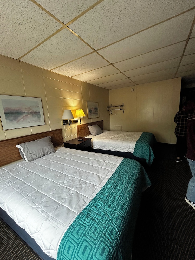 Grand Inn Moorhead - photo 8
