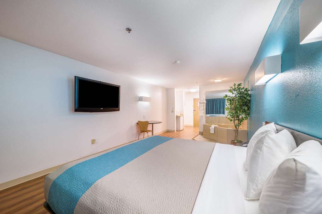 Motel 6 Decatur TX - photo 15