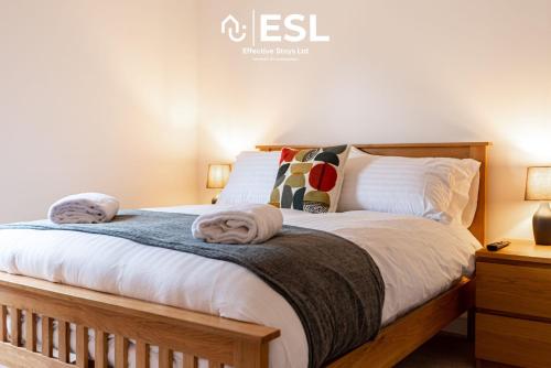 2 Bedroom Terrace Cottage Parking 5 minutes drive to Royal Shrewsbury Hospital — 4-Star Luxury Hotel in Shrewsbury, United Kingdom
