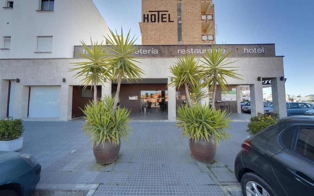 Hotel Moya — hotel in Navalmoral De La Mata
