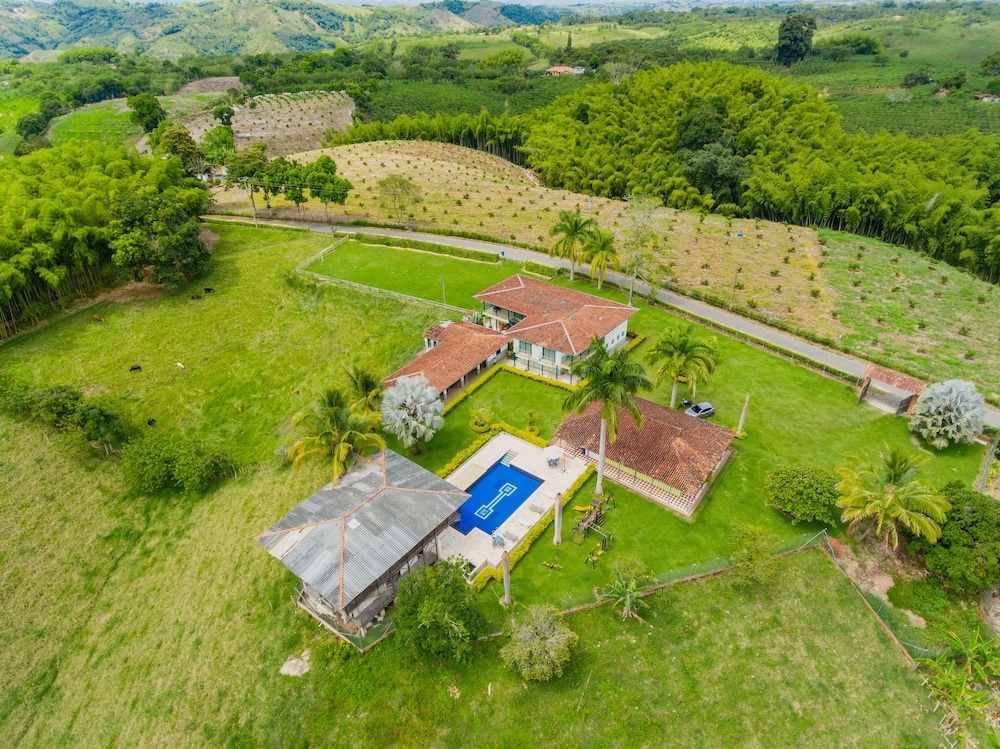 Hacienda Araucaria Habitacion 10 — Quimbaya