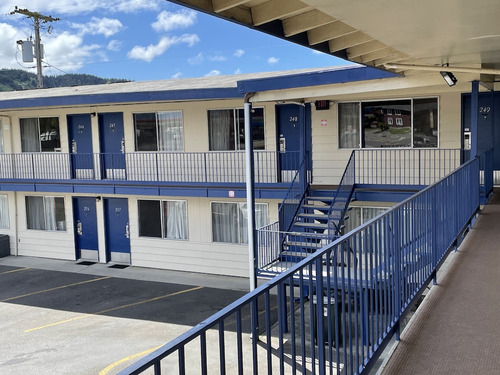 Economy Inn Reedsport - photo 18