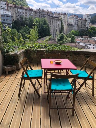 T2 Avec Terrasse Calme Et Ensoleillee — hotel in Saint-Claude-De-Diray