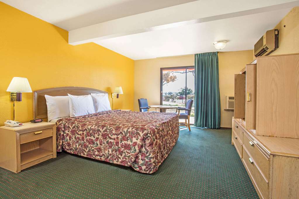 Travelodge by Wyndham Turlock - photo 6
