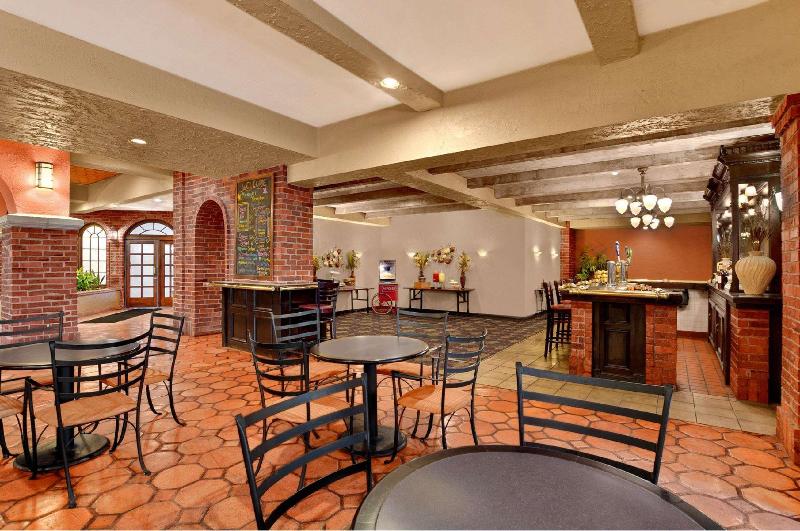Embassy Suites by Hilton Kansas City Plaza - photo 46