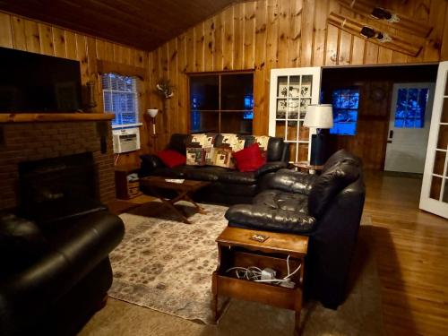 Historic Gull Lake Gem Beach and Sunset Views — hotel in Nisswa