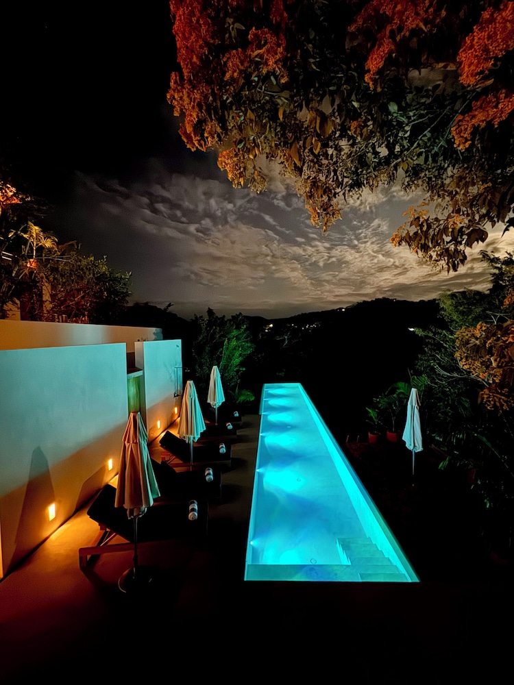 Infinity pool