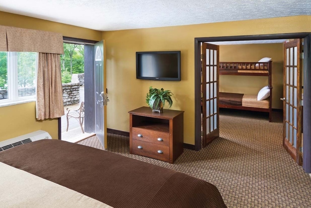 Burr Oak Lodge & Conference Center - photo 4