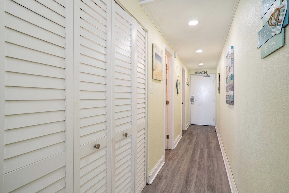 0906 Waters Edge Resort 1 Bedroom Condo by RedAwning - photo 22