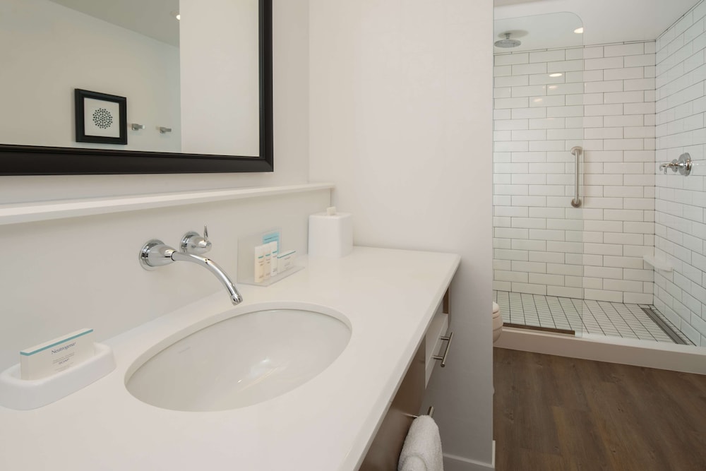 Hampton Inn & Suites Portland Pearl District - photo 32