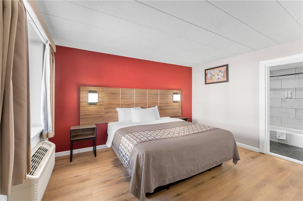 Econo Lodge Cranston Providence - photo 15