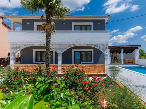 Holiday Home Mia by Interhome — 4-Star Luxury Hotel in Svetvincenat, Croatia