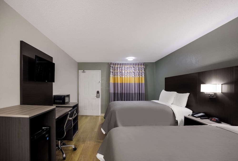 Quality Inn Tallahassee near University - photo 12