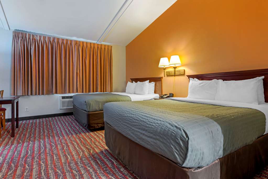 Econo Lodge Lakeview - photo 25
