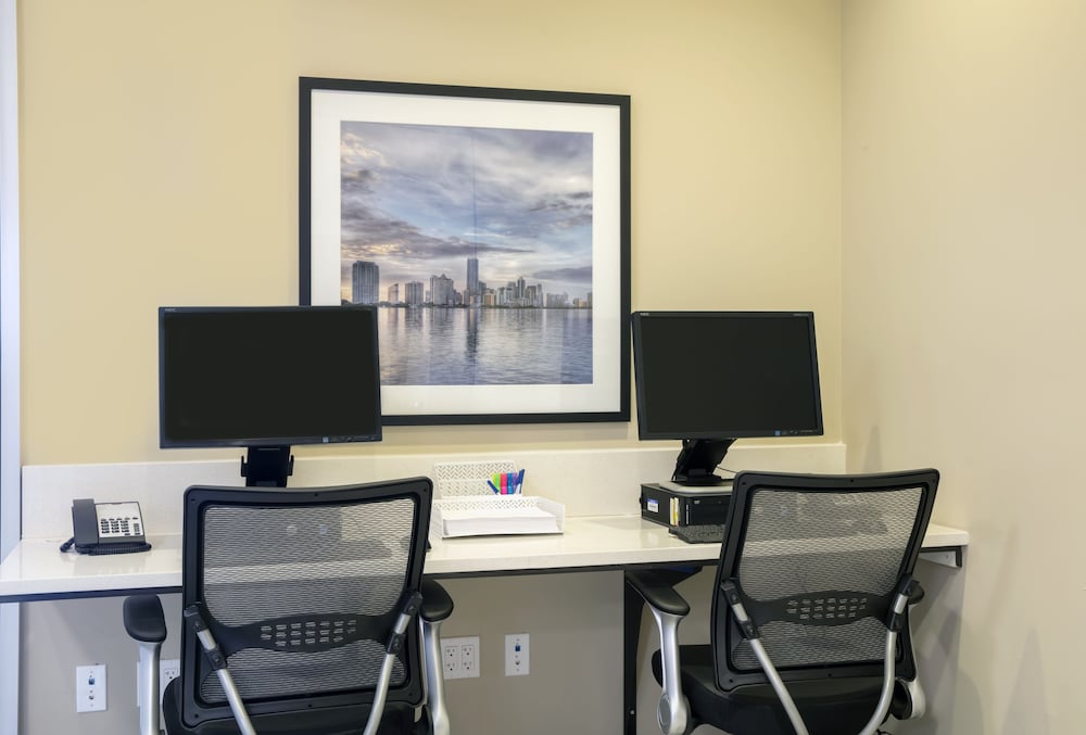 Candlewood Suites Miami Exec Airport Kendall by IHG - photo 20