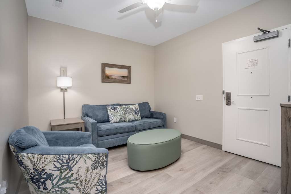 Lighthouse Suites Best Western Signature Collection - photo 16