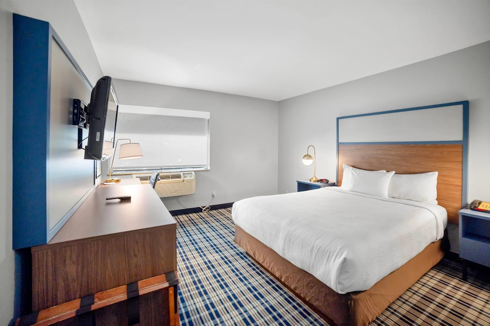 AmericInn by Wyndham Beloit - photo 8