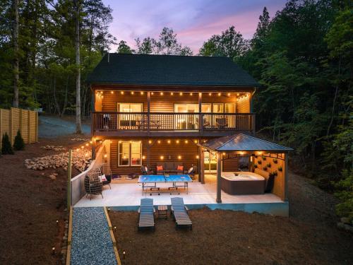 New Build Lake Fun Near Helen in Cleveland, United States