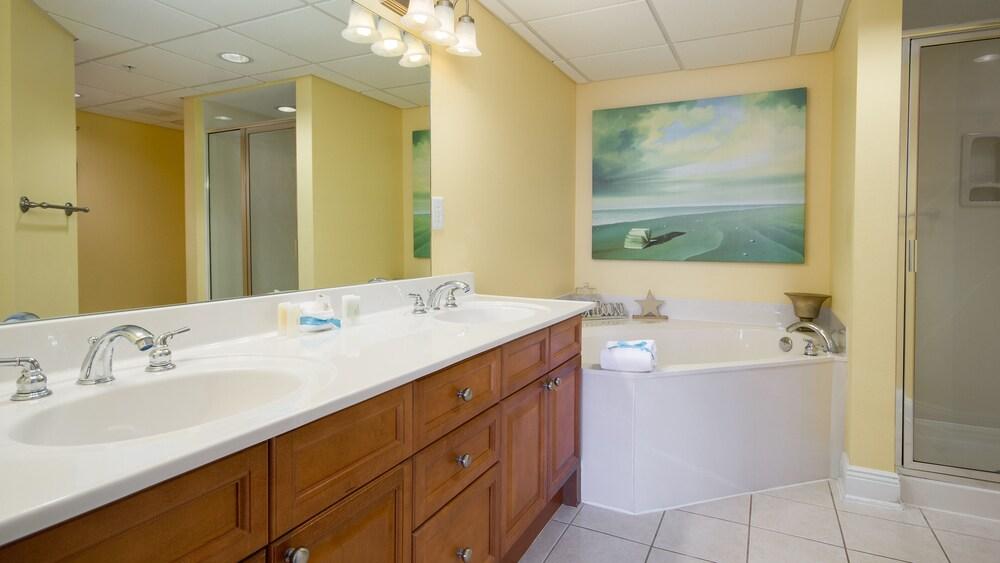 Emerald Beach Resort 1636 Two Bedroom Condo - photo 28