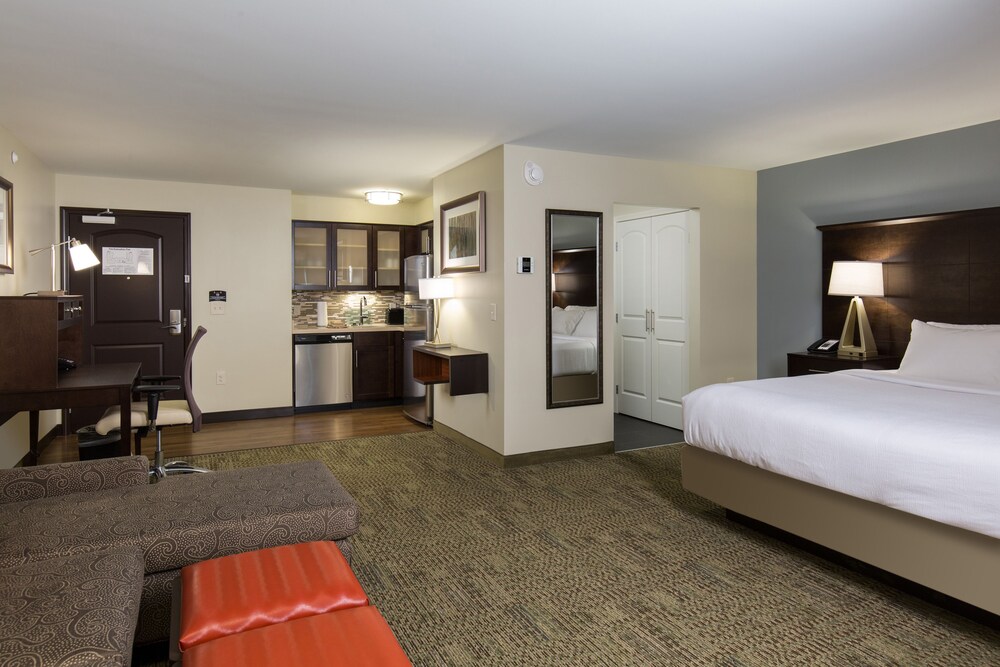 Staybridge Suites Newark Fremont by IHG - photo 3