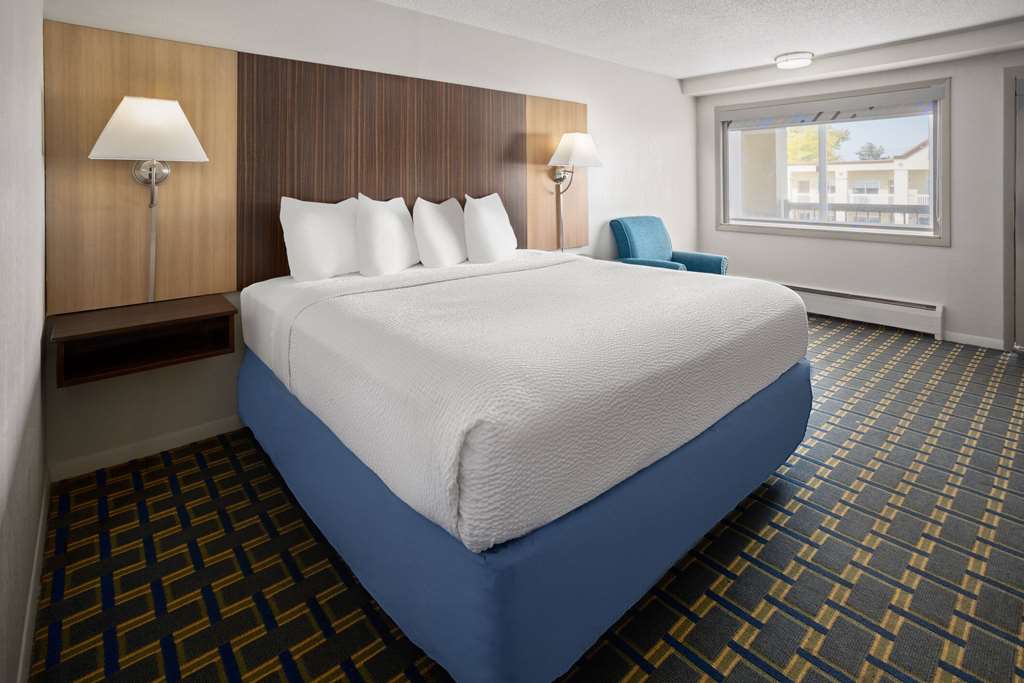 Days Inn by Wyndham Tonawanda Buffalo - photo 13