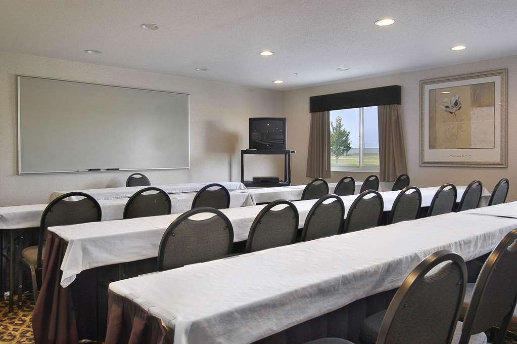 Baymont by Wyndham Columbus Rickenbacker - photo 17