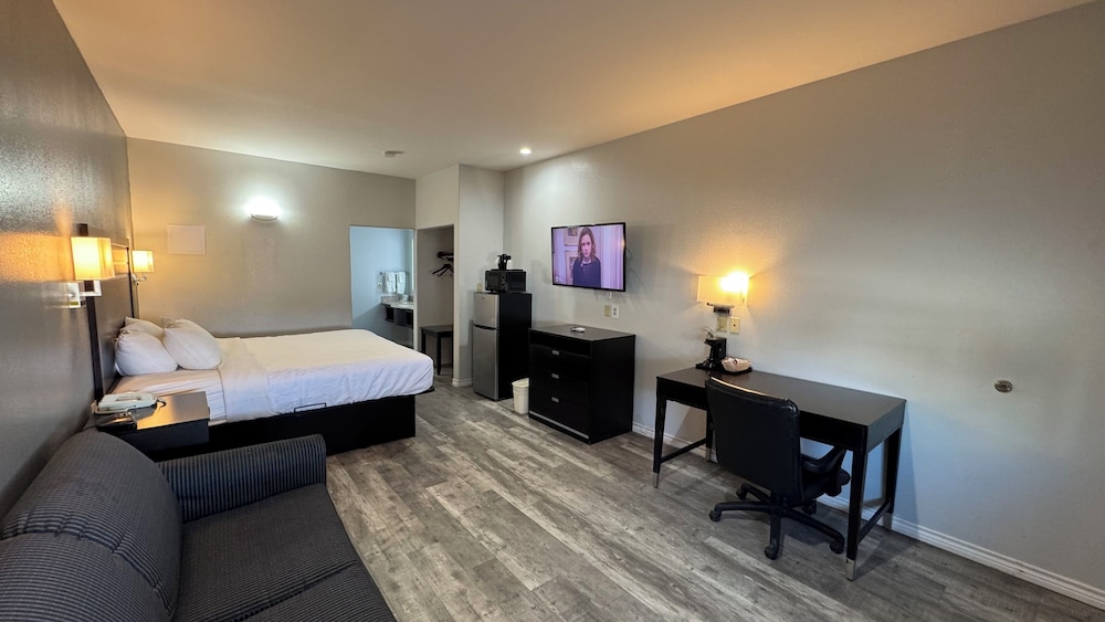 Sunbridge Inn and Suites - photo 40