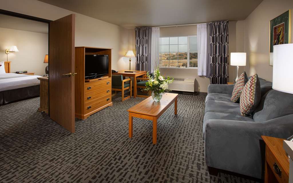 Coast Hilltop Inn - photo 26