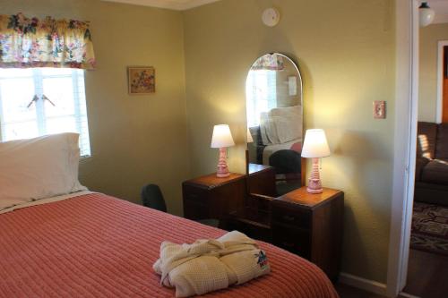 Blue Swallow Motel - photo 10